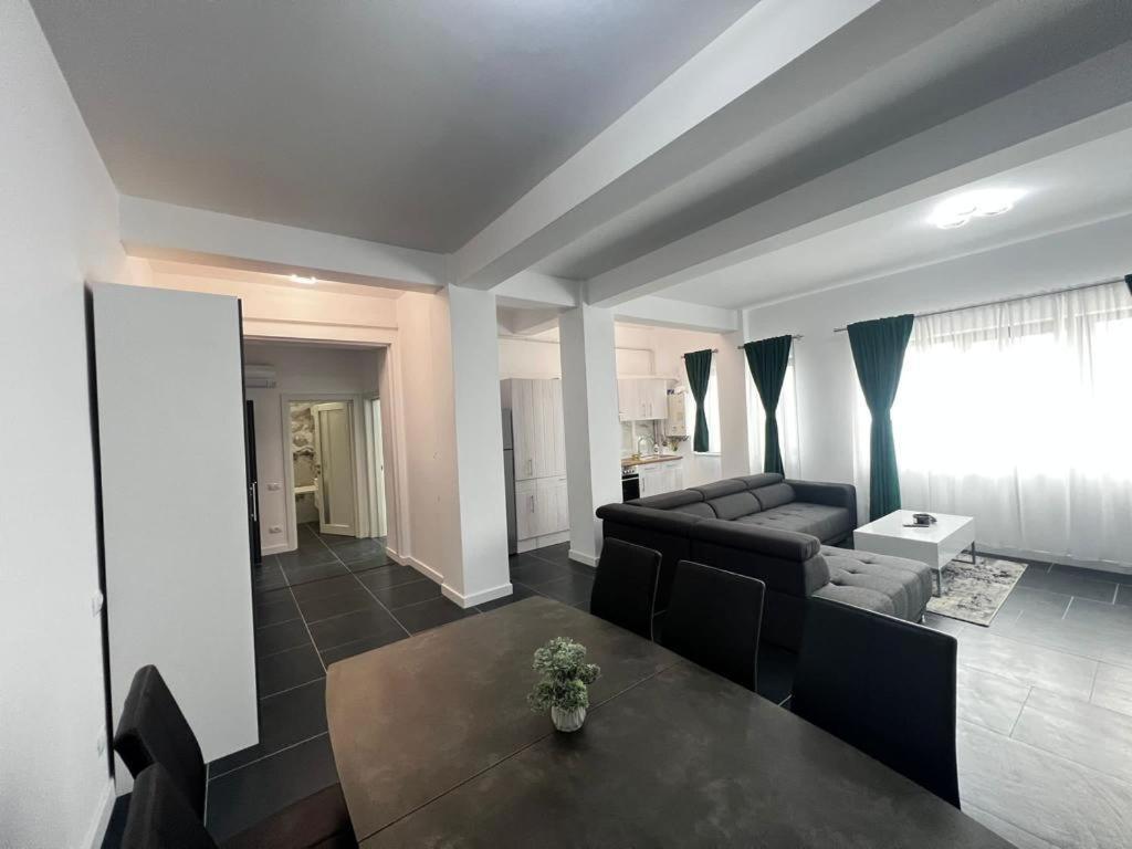 Luxury Cozy Apartments Сучеава Екстериор снимка